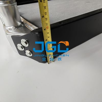 Aksesoris Ekskavator E320B Aksesoris Mesin Teknik Radiator Tangki Air