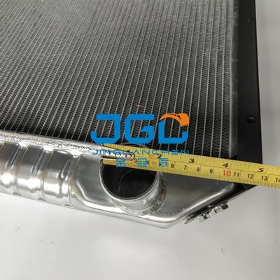 Aksesoris Ekskavator E320B Aksesoris Mesin Teknik Radiator Tangki Air