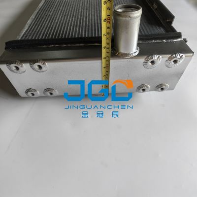 Tank Radiator R220-9 Suku Cadang Excavator 11Q6-41710 Suku Cadang Mesin