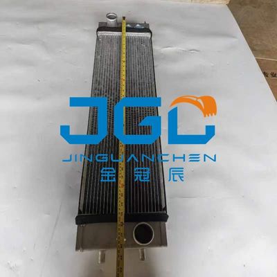 Aksesoris Excavator PC128-8 Tangki air Radiator 203-03-12221 Bagian Mesin Konstruksi