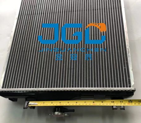 PC35R-8 Tank Radiator Excavator Aksesoris Komponen Sistem Pendingin