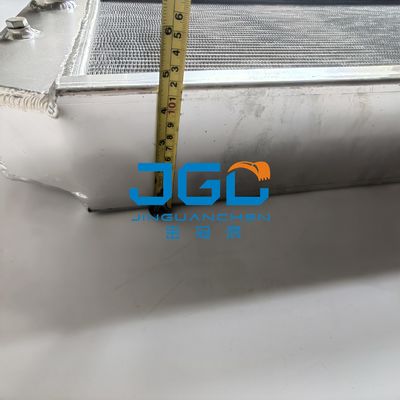 UH07-3 Tangki Air Radiator Aksesoris Ekskavator Aksesoris Mesin Konstruksi