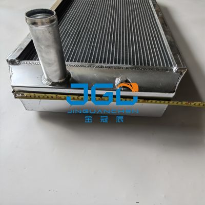 UH07-3 Tangki Air Radiator Aksesoris Ekskavator Aksesoris Mesin Konstruksi