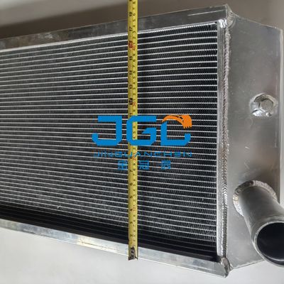 UH07-3 Tangki Air Radiator Aksesoris Ekskavator Aksesoris Mesin Konstruksi