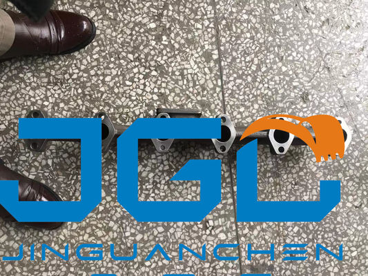 Kualitas tinggi D7d EC240 Deutz Diesel Mesin Bagian Exhaust Pipe 04256168