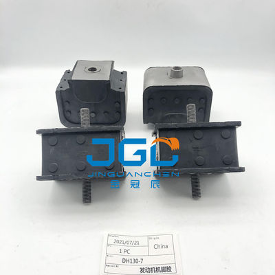 Bagian excavator Doosan Daewoo DH130-7 Mesin kaki karet perekat shockproof.