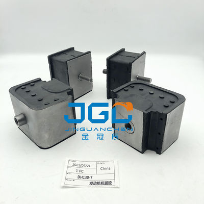 Bagian excavator Doosan Daewoo DH130-7 Mesin kaki karet perekat shockproof.