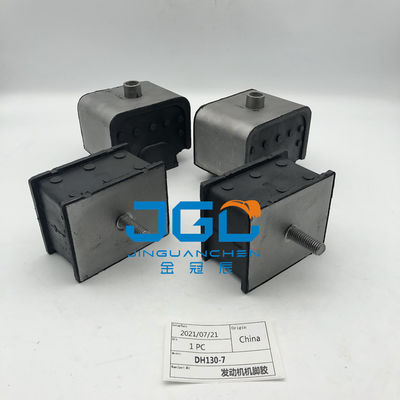 Bagian excavator Doosan Daewoo DH130-7 Mesin kaki karet perekat shockproof.