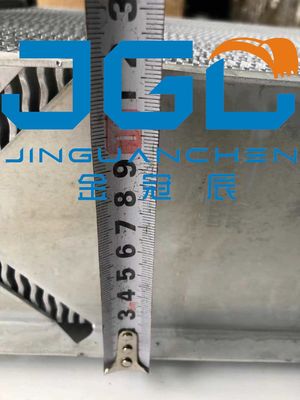 Excavator E345d2 E349D2 Radiator Tangki air 372-8883 383-6407 3852618 3728885