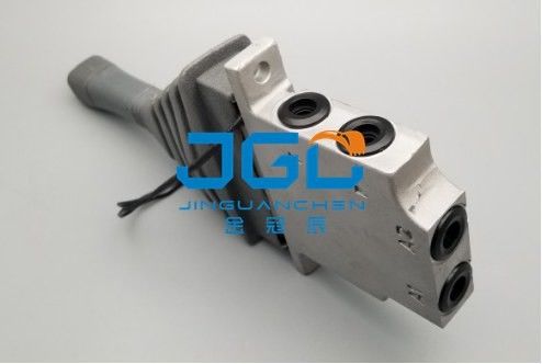 Excavator Joystick Pilot Valve Handle 100% Bagian hidraulik untuk Bulldozer