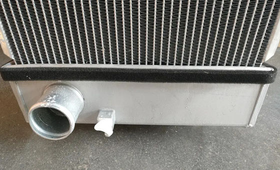 PC200-8 PC220-8 PC220LC-8 PC240-8 PC240LC-8 Radiator Penggali 206-03-21412 206-03-21411
