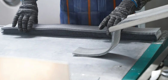 R305-9 Radiator Excavator Plate Bar Core Type 1BQ8-40030 1BQ8-40031 1BQ8-41010 1BQ8-40010 Dalam Aluminium