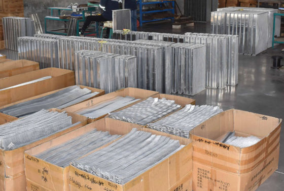 Kualitas Tinggi Aluminium DH55-7 Radiator Untuk Pabrik Excavator