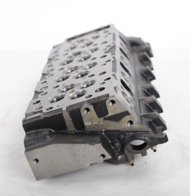 New Cylinder Head Assembly Isuzu 4HK1 Mesin Diesel suku cadang Bagian Mesin Konstruksi