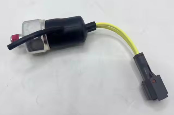 1-82410170-1 Sensor Tekanan Minyak Untuk Mesin 6HK1 ZX300