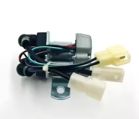 6BB1 6WG1 6HK1 Relay Mesin Excavator 1-82553-039-1 0-25000-7832 24V Relay Starter