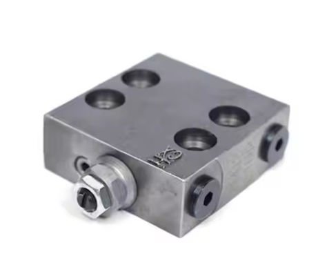 Bagian-bagian hidraulik excavator PC130-7 PC160-7 Reducing Relief Valve 702-21-55100 7022155100 PC118 PC128 PC130 Reducing Valve